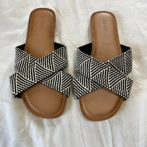 Old Navy | Black and White Strip Geometric Pattern Sandals | Size 7